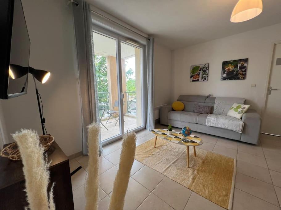 T2 Calme Et Paisible Parking Apartment Carcassonne Bagian luar foto